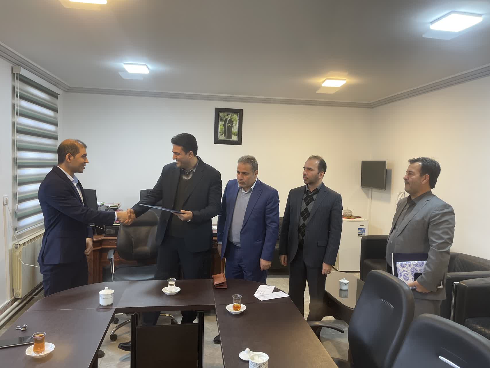 معارفه سرپرست جدید اداره صنعت، معدن و تجارت شهرستان لنگرود در فرمانداری این شهرستان برگزار شد